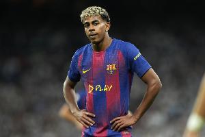 索格：或许伯纳乌的氛围对亚马尔产生了影响，他正在学习应对