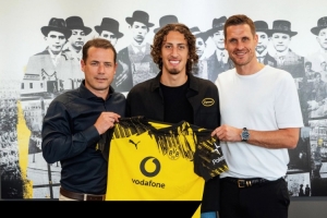 体图：今夏罗马的报价高出三成，但F-席尔瓦为安定最终选择多特