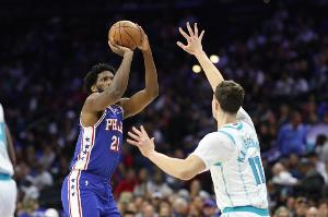 76人场均16.3记三分联盟第二高！队内3人场均至少3记三分！