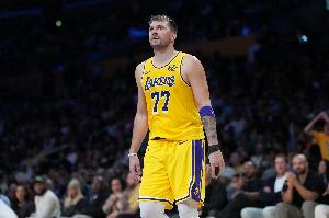 NBA杯湖人客战灰熊 东契奇状态升级为出战成疑 此前已缺席3场！