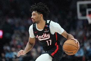 手感回暖！谢顿-夏普半场出战13分钟 8中5&三分5中2贡献12分